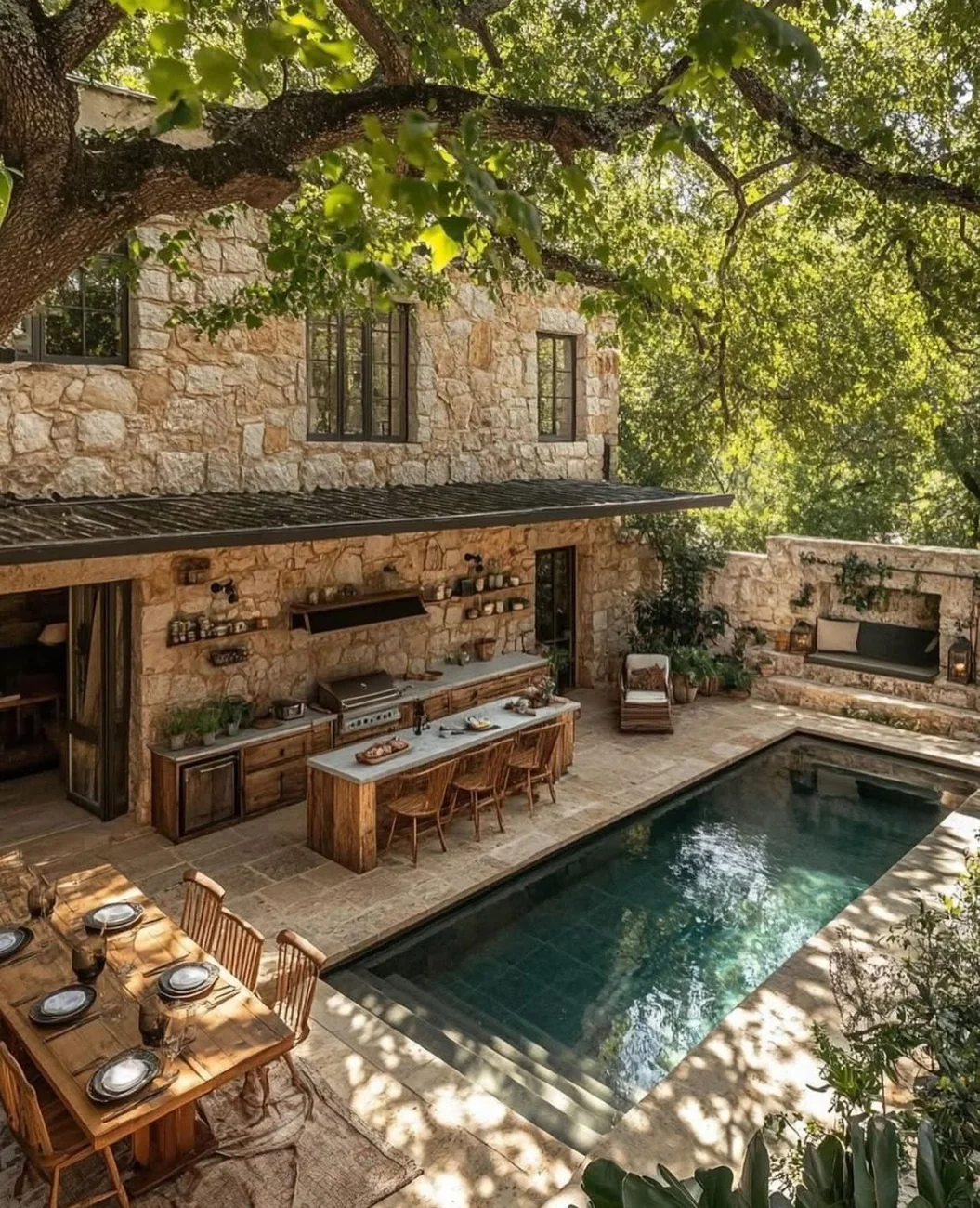 Villa en pierre rénovée avec piscine